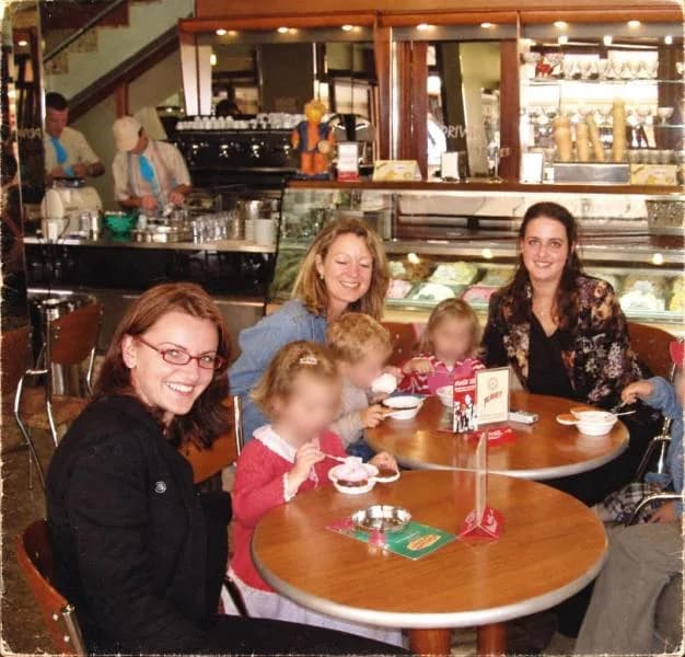 Early days of the preschool community at a café